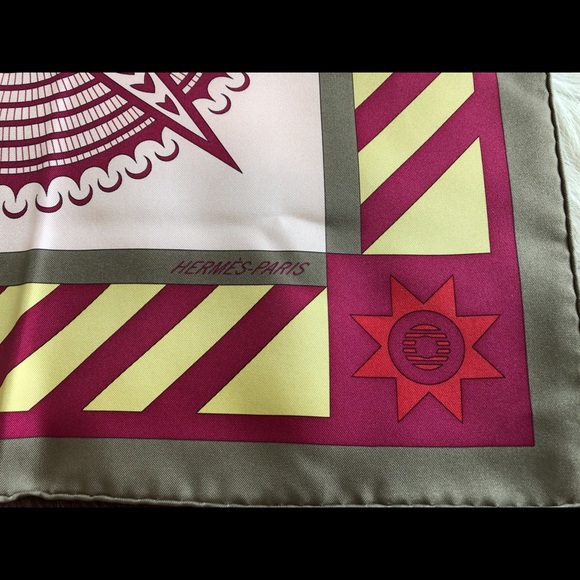 Hermès "GEOMETRIE CRETOISE" silk twill scarf - Picture 5 of 7